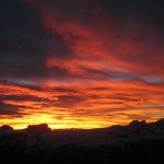 Roter Himmel von Biwak der Route Wüstenblume