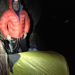 Adam Holzknecht vor unserem Zelt bei der Route Wüstenblume